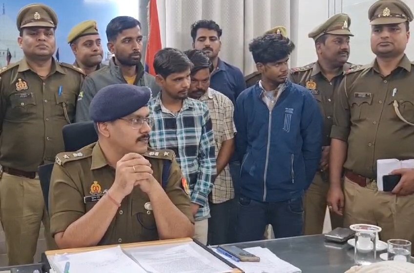 आगरा पुलिस ने अंतर्राज्यीय टप्पेबाज गैंग का किया भंडाफोड़, चार आरोपी गिरफ्तार